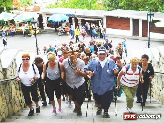 Zdjęcie w galerii na portalu naszraciborz.pl: Nordic Walking od Kamienia Śląskiego na Górę św. Anny  wiadomości z regionu