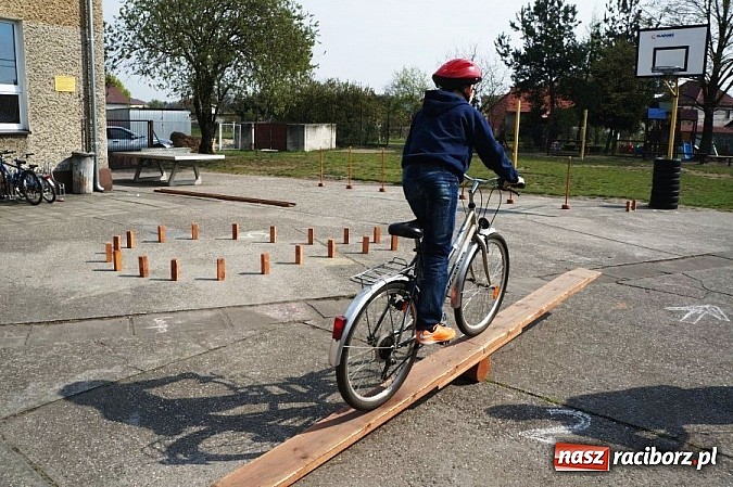 Zdjęcie w galerii na portalu naszraciborz.pl: Turniej Bezpieczeństwa w Ruchu Drogowym z udziałem uczniów z kuźniańskiej gminy  wiadomości z regionu