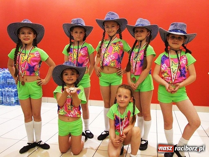 Zdjęcie w galerii na portalu naszraciborz.pl: III miejsce formacji z Kuźni Raciborskiej na festiwalu mażoretek! wiadomości z regionu