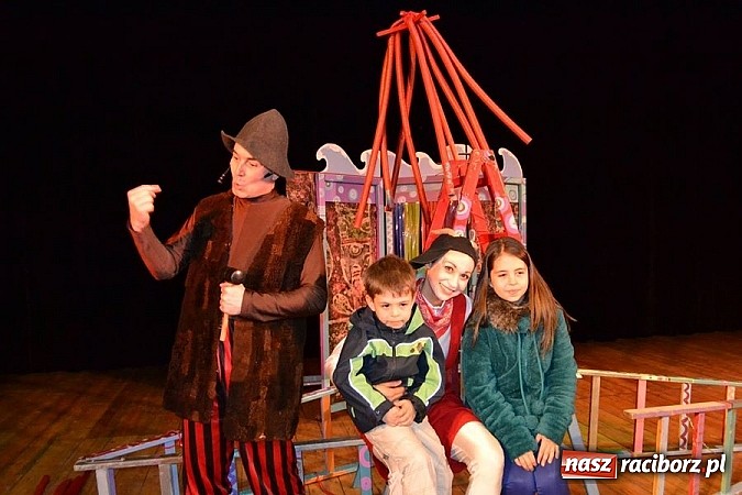 Zdjęcie w galerii na portalu naszraciborz.pl: III miejsce formacji z Kuźni Raciborskiej na festiwalu mażoretek! wiadomości z regionu