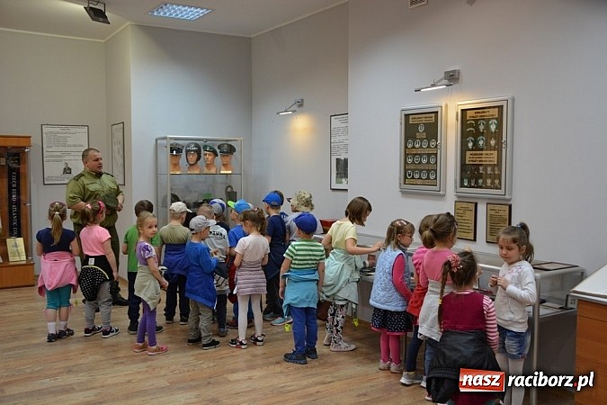 Zdjęcie w galerii na portalu naszraciborz.pl: Przedszkolaki w Śląsko-Małopolskim Oddziale wiadomości z regionu