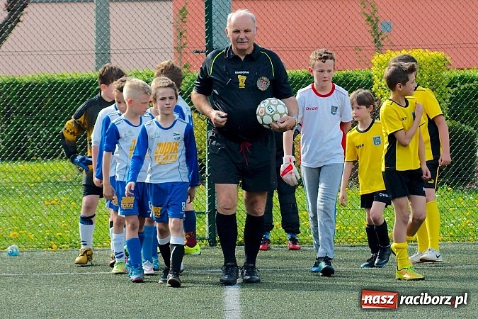 Zdjęcie w galerii na portalu naszraciborz.pl: Kuźniańska Stal na kolanach. Cztery trafienia Dawida Kretka wiadomości z regionu