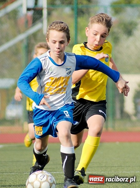 Zdjęcie w galerii na portalu naszraciborz.pl: Kuźniańska Stal na kolanach. Cztery trafienia Dawida Kretka wiadomości z regionu