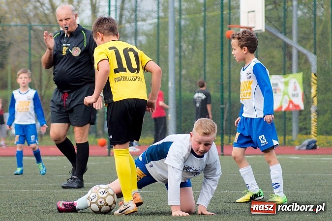 Zdjęcie w galerii na portalu naszraciborz.pl: Kuźniańska Stal na kolanach. Cztery trafienia Dawida Kretka wiadomości z regionu
