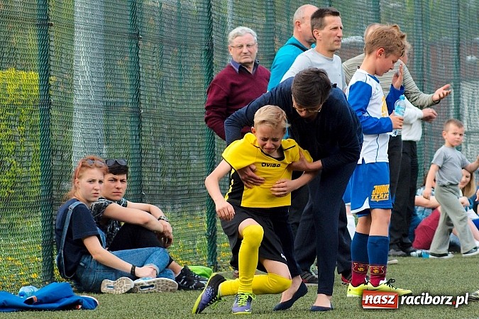 Zdjęcie w galerii na portalu naszraciborz.pl: Kuźniańska Stal na kolanach. Cztery trafienia Dawida Kretka wiadomości z regionu