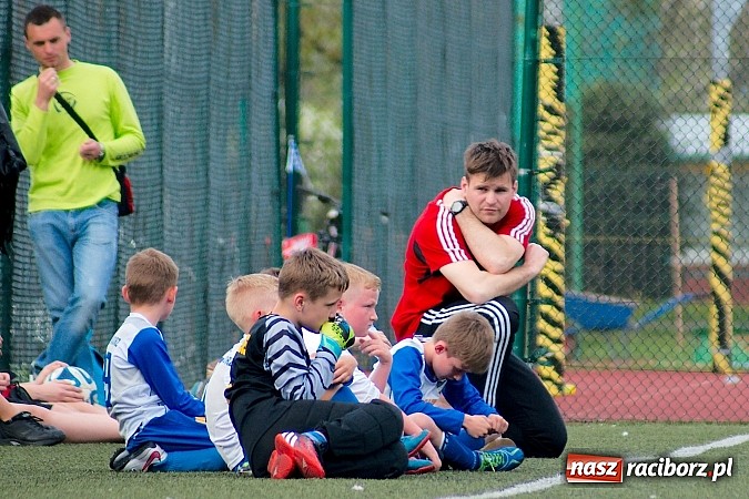 Zdjęcie w galerii na portalu naszraciborz.pl: Kuźniańska Stal na kolanach. Cztery trafienia Dawida Kretka wiadomości z regionu