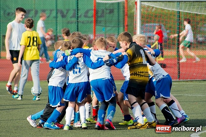 Zdjęcie w galerii na portalu naszraciborz.pl: Kuźniańska Stal na kolanach. Cztery trafienia Dawida Kretka wiadomości z regionu