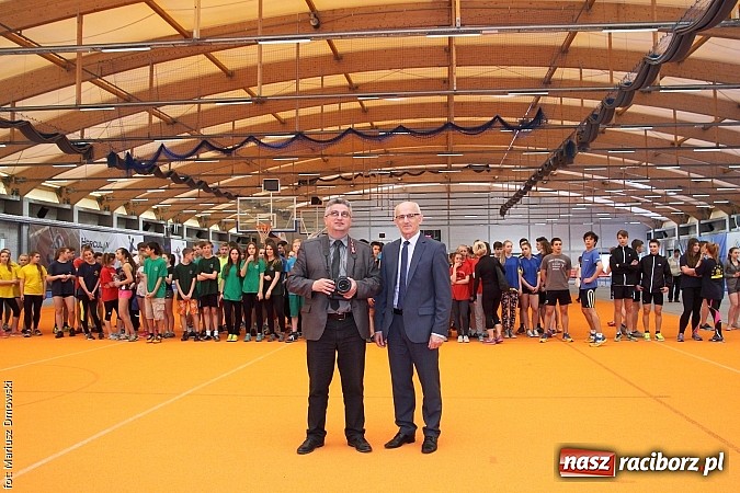 Zdjęcie w galerii na portalu naszraciborz.pl: Halowe Mistrzostwa Powiatu w Lekkiej Atletyce w ZSOMS  wiadomości z regionu