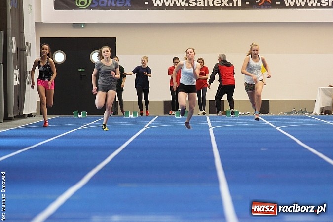 Zdjęcie w galerii na portalu naszraciborz.pl: Halowe Mistrzostwa Powiatu w Lekkiej Atletyce w ZSOMS  wiadomości z regionu