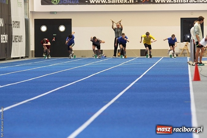 Zdjęcie w galerii na portalu naszraciborz.pl: Halowe Mistrzostwa Powiatu w Lekkiej Atletyce w ZSOMS  wiadomości z regionu