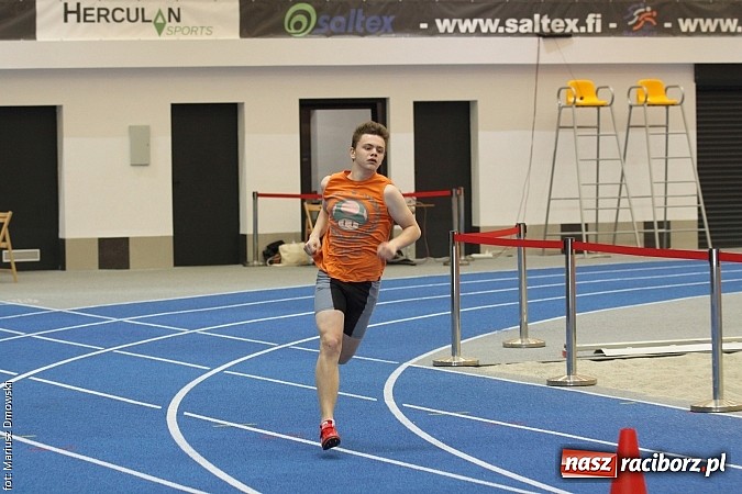 Zdjęcie w galerii na portalu naszraciborz.pl: Halowe Mistrzostwa Powiatu w Lekkiej Atletyce w ZSOMS  wiadomości z regionu