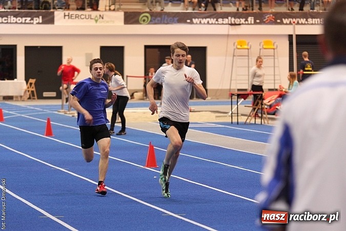 Zdjęcie w galerii na portalu naszraciborz.pl: Halowe Mistrzostwa Powiatu w Lekkiej Atletyce w ZSOMS  wiadomości z regionu