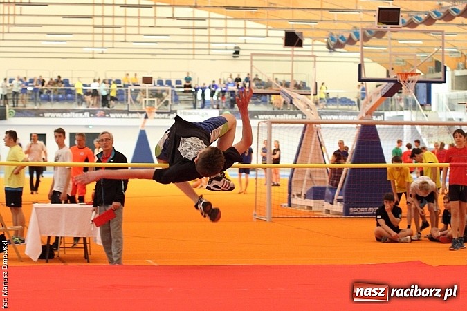 Zdjęcie w galerii na portalu naszraciborz.pl: Halowe Mistrzostwa Powiatu w Lekkiej Atletyce w ZSOMS  wiadomości z regionu