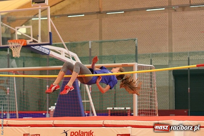 Zdjęcie w galerii na portalu naszraciborz.pl: Halowe Mistrzostwa Powiatu w Lekkiej Atletyce w ZSOMS  wiadomości z regionu