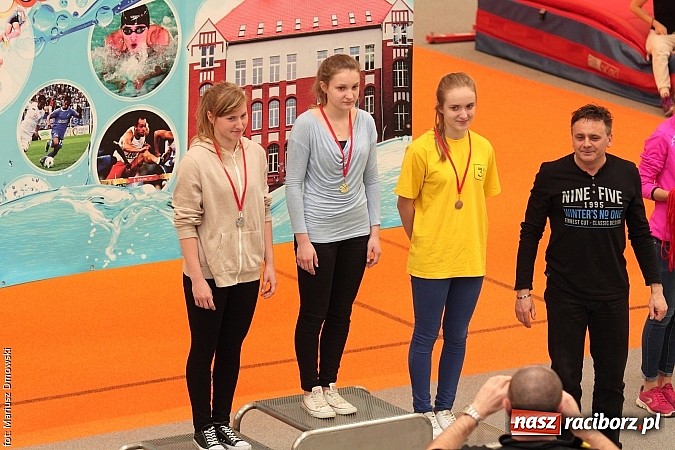 Zdjęcie w galerii na portalu naszraciborz.pl: Halowe Mistrzostwa Powiatu w Lekkiej Atletyce w ZSOMS  wiadomości z regionu
