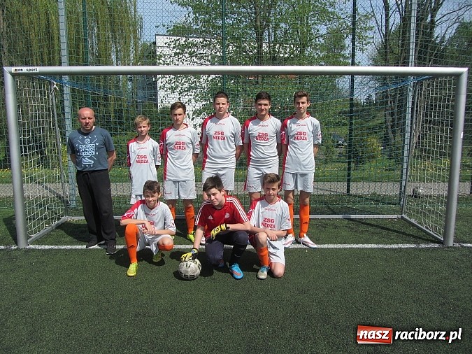 Zdjęcie w galerii na portalu naszraciborz.pl: Gimnazjalny turniej w Krzanowicach. Pietrowice grają dalej wiadomości z regionu