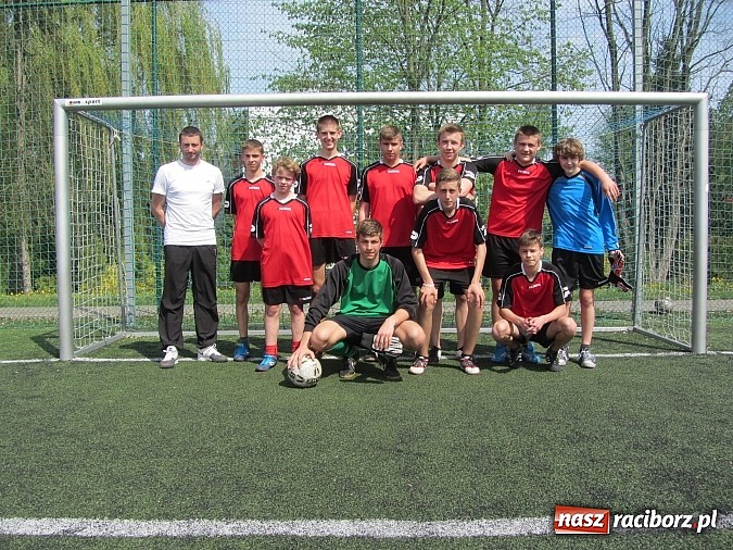 Zdjęcie w galerii na portalu naszraciborz.pl: Gimnazjalny turniej w Krzanowicach. Pietrowice grają dalej wiadomości z regionu