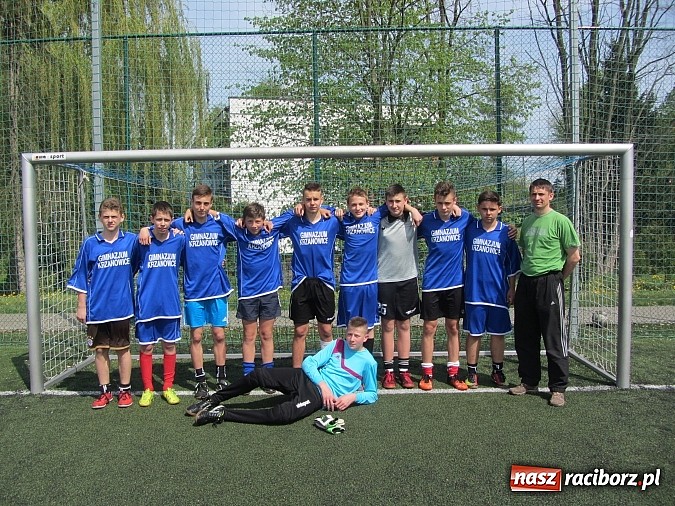 Zdjęcie w galerii na portalu naszraciborz.pl: Gimnazjalny turniej w Krzanowicach. Pietrowice grają dalej wiadomości z regionu