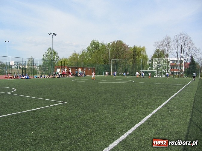 Zdjęcie w galerii na portalu naszraciborz.pl: Gimnazjalny turniej w Krzanowicach. Pietrowice grają dalej wiadomości z regionu