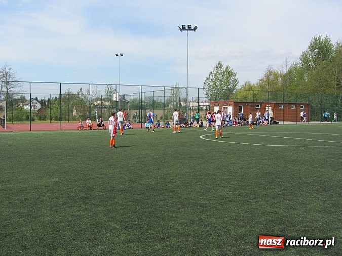 Zdjęcie w galerii na portalu naszraciborz.pl: Gimnazjalny turniej w Krzanowicach. Pietrowice grają dalej wiadomości z regionu