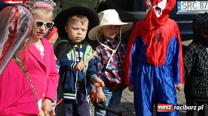 Zdjęcie w galerii na portalu naszraciborz.pl: Parada bajkowych postaci na Światowy Dzień Książki wiadomości z regionu