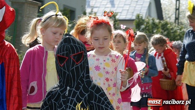 Zdjęcie w galerii na portalu naszraciborz.pl: Parada bajkowych postaci na Światowy Dzień Książki wiadomości z regionu