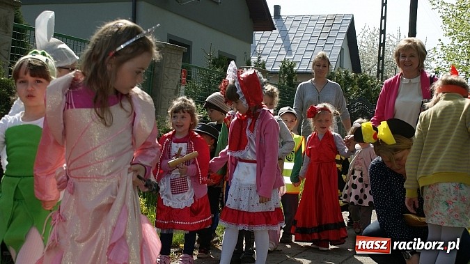 Zdjęcie w galerii na portalu naszraciborz.pl: Parada bajkowych postaci na Światowy Dzień Książki wiadomości z regionu