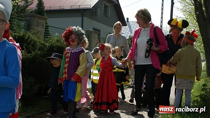 Zdjęcie w galerii na portalu naszraciborz.pl: Parada bajkowych postaci na Światowy Dzień Książki wiadomości z regionu
