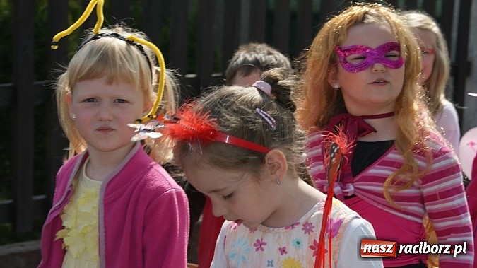 Zdjęcie w galerii na portalu naszraciborz.pl: Parada bajkowych postaci na Światowy Dzień Książki wiadomości z regionu