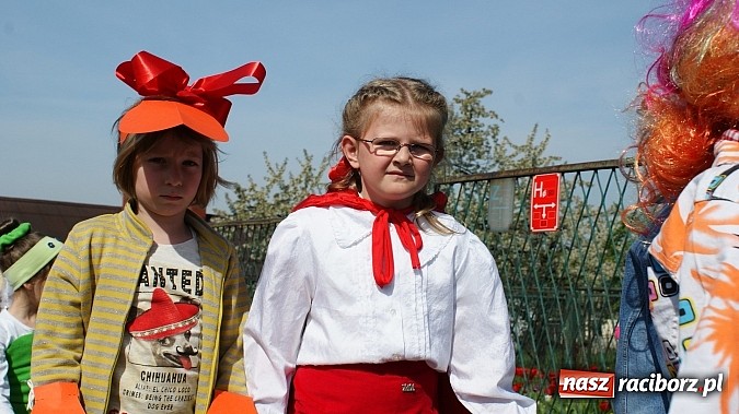 Zdjęcie w galerii na portalu naszraciborz.pl: Parada bajkowych postaci na Światowy Dzień Książki wiadomości z regionu