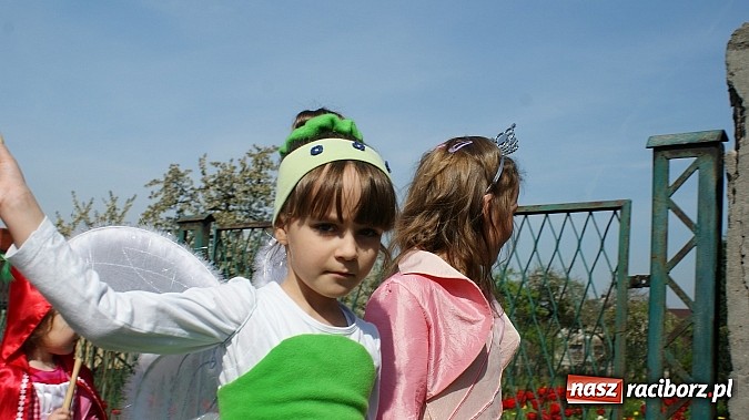 Zdjęcie w galerii na portalu naszraciborz.pl: Parada bajkowych postaci na Światowy Dzień Książki wiadomości z regionu