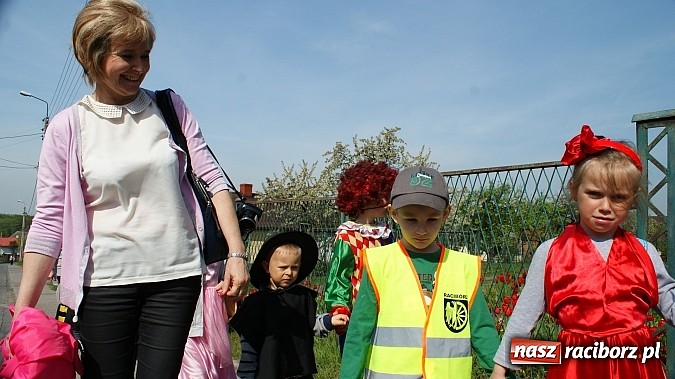 Zdjęcie w galerii na portalu naszraciborz.pl: Parada bajkowych postaci na Światowy Dzień Książki wiadomości z regionu