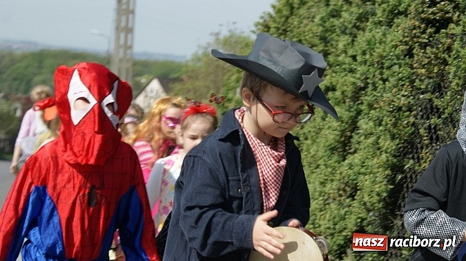 Zdjęcie w galerii na portalu naszraciborz.pl: Parada bajkowych postaci na Światowy Dzień Książki wiadomości z regionu