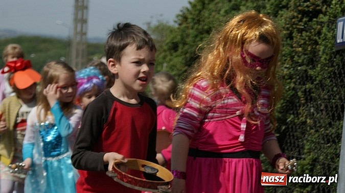 Zdjęcie w galerii na portalu naszraciborz.pl: Parada bajkowych postaci na Światowy Dzień Książki wiadomości z regionu