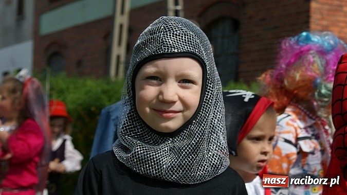 Zdjęcie w galerii na portalu naszraciborz.pl: Parada bajkowych postaci na Światowy Dzień Książki wiadomości z regionu