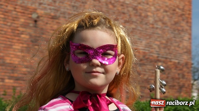 Zdjęcie w galerii na portalu naszraciborz.pl: Parada bajkowych postaci na Światowy Dzień Książki wiadomości z regionu