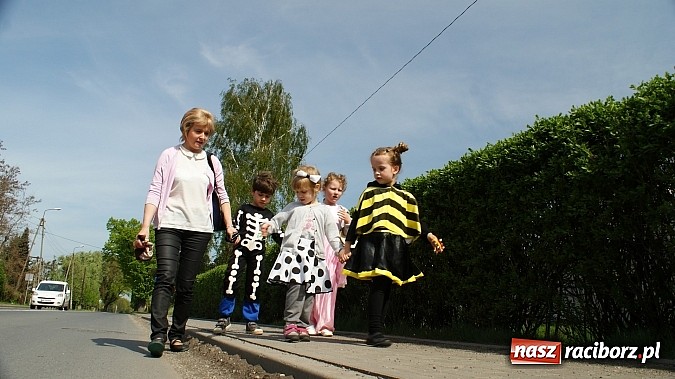 Zdjęcie w galerii na portalu naszraciborz.pl: Parada bajkowych postaci na Światowy Dzień Książki wiadomości z regionu