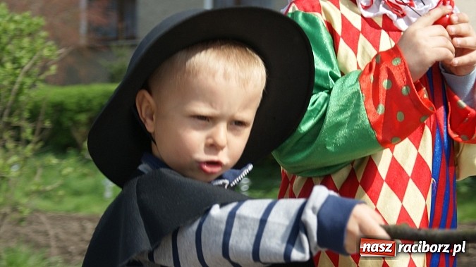 Zdjęcie w galerii na portalu naszraciborz.pl: Parada bajkowych postaci na Światowy Dzień Książki wiadomości z regionu