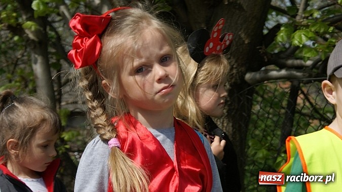 Zdjęcie w galerii na portalu naszraciborz.pl: Parada bajkowych postaci na Światowy Dzień Książki wiadomości z regionu