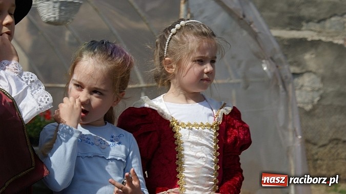 Zdjęcie w galerii na portalu naszraciborz.pl: Parada bajkowych postaci na Światowy Dzień Książki wiadomości z regionu