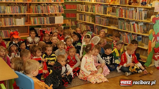 Zdjęcie w galerii na portalu naszraciborz.pl: Parada bajkowych postaci na Światowy Dzień Książki wiadomości z regionu