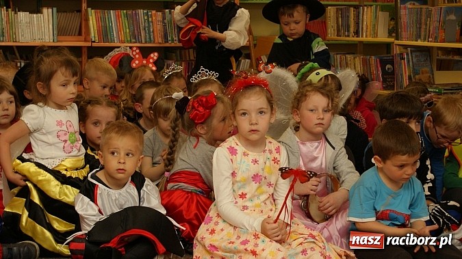 Zdjęcie w galerii na portalu naszraciborz.pl: Parada bajkowych postaci na Światowy Dzień Książki wiadomości z regionu