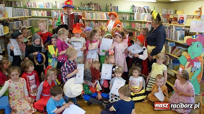 Zdjęcie w galerii na portalu naszraciborz.pl: Parada bajkowych postaci na Światowy Dzień Książki wiadomości z regionu