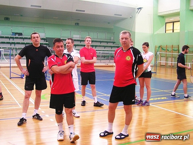 Zdjęcie w galerii na portalu naszraciborz.pl: Raciborskie zakłady rywalizowały w badmintonie wiadomości z regionu