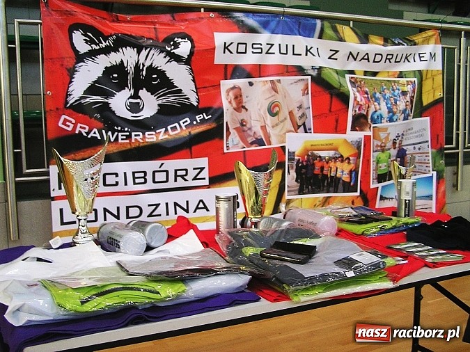 Zdjęcie w galerii na portalu naszraciborz.pl: Raciborskie zakłady rywalizowały w badmintonie wiadomości z regionu