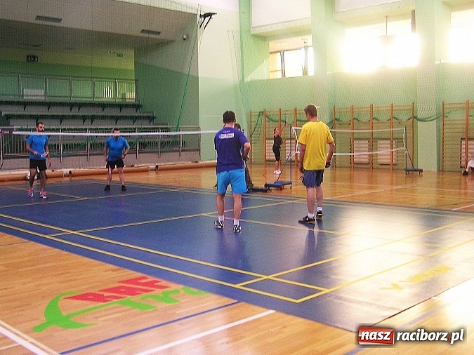 Zdjęcie w galerii na portalu naszraciborz.pl: Raciborskie zakłady rywalizowały w badmintonie wiadomości z regionu