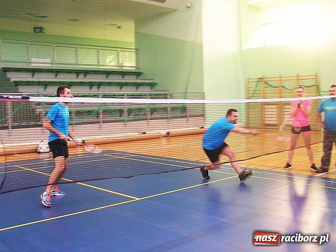Zdjęcie w galerii na portalu naszraciborz.pl: Raciborskie zakłady rywalizowały w badmintonie wiadomości z regionu
