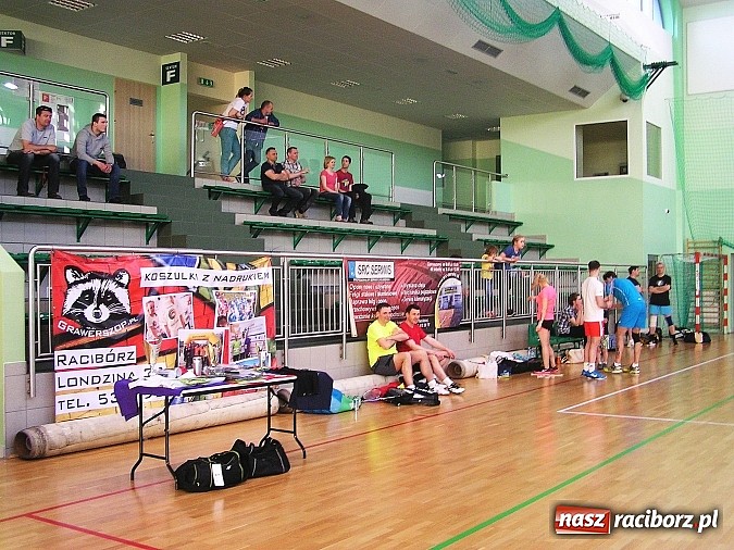 Zdjęcie w galerii na portalu naszraciborz.pl: Raciborskie zakłady rywalizowały w badmintonie wiadomości z regionu