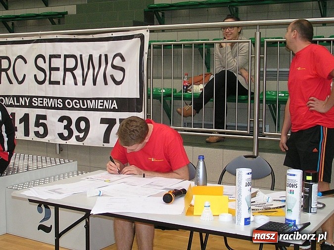 Zdjęcie w galerii na portalu naszraciborz.pl: Raciborskie zakłady rywalizowały w badmintonie wiadomości z regionu