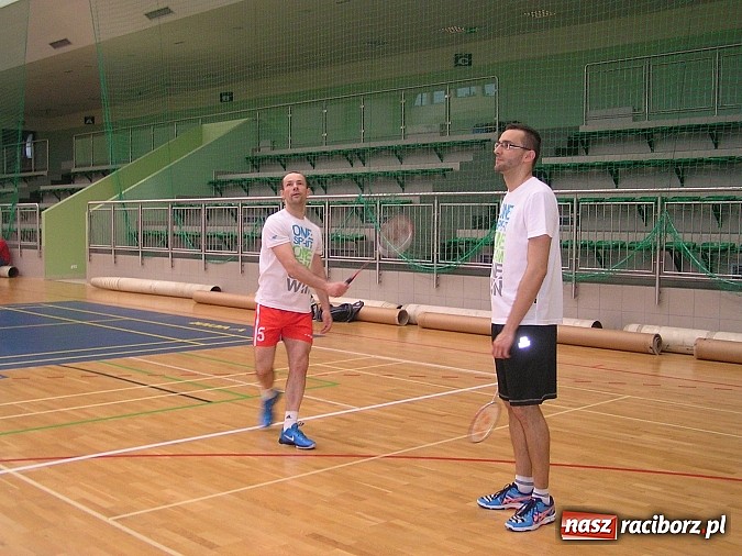 Zdjęcie w galerii na portalu naszraciborz.pl: Raciborskie zakłady rywalizowały w badmintonie wiadomości z regionu